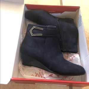 Ankle cut dress boots